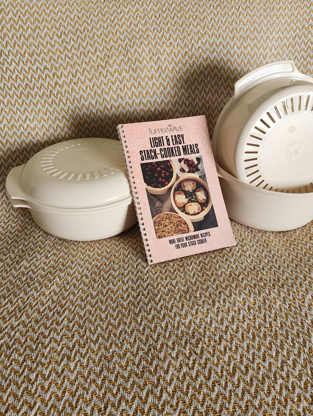VTG TUPPERWARE 4pc Microwave Stack Cooker Strainer Lid Almond Bowl Casserole